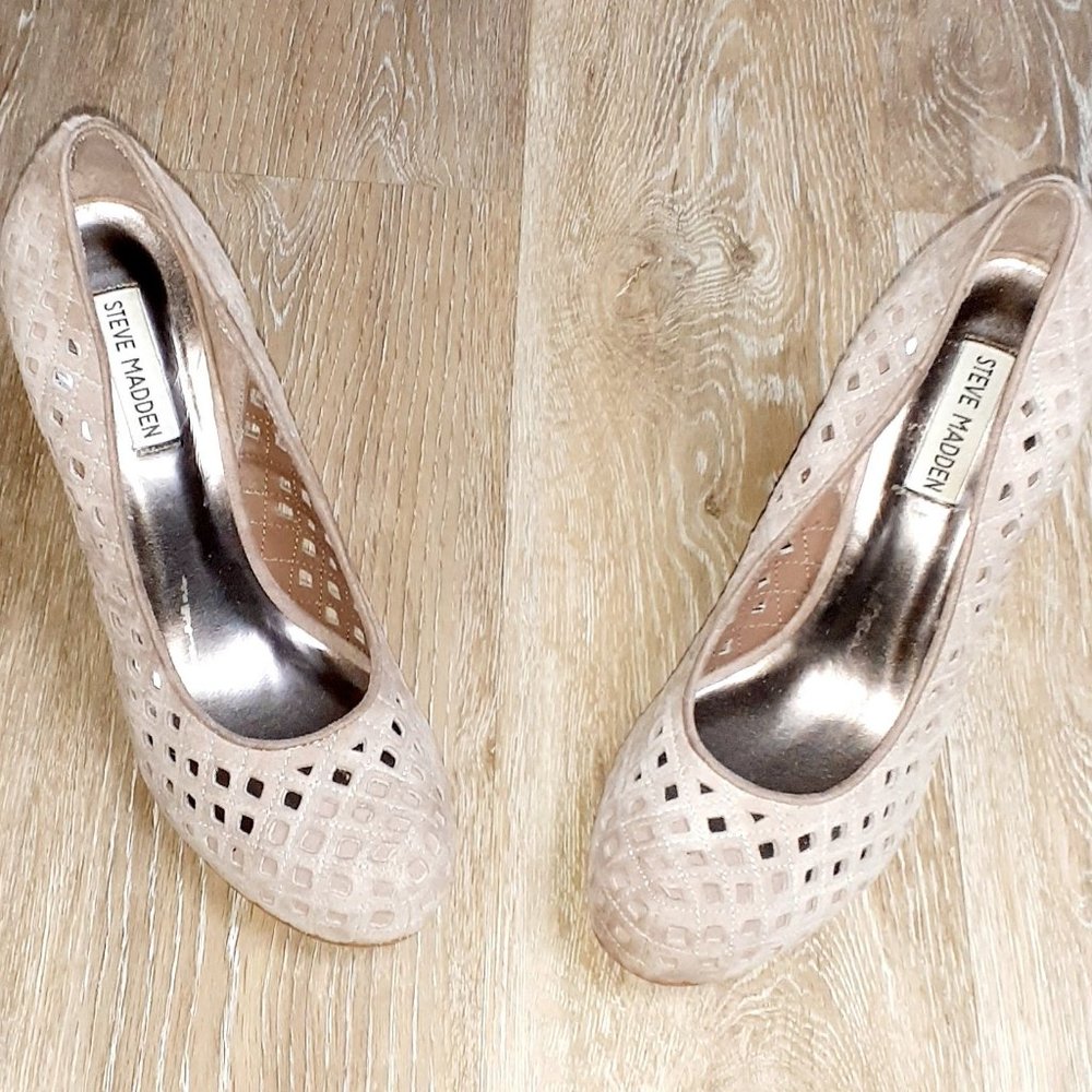 Steve Madden "Taliaa" Medium Tan Suede Heels